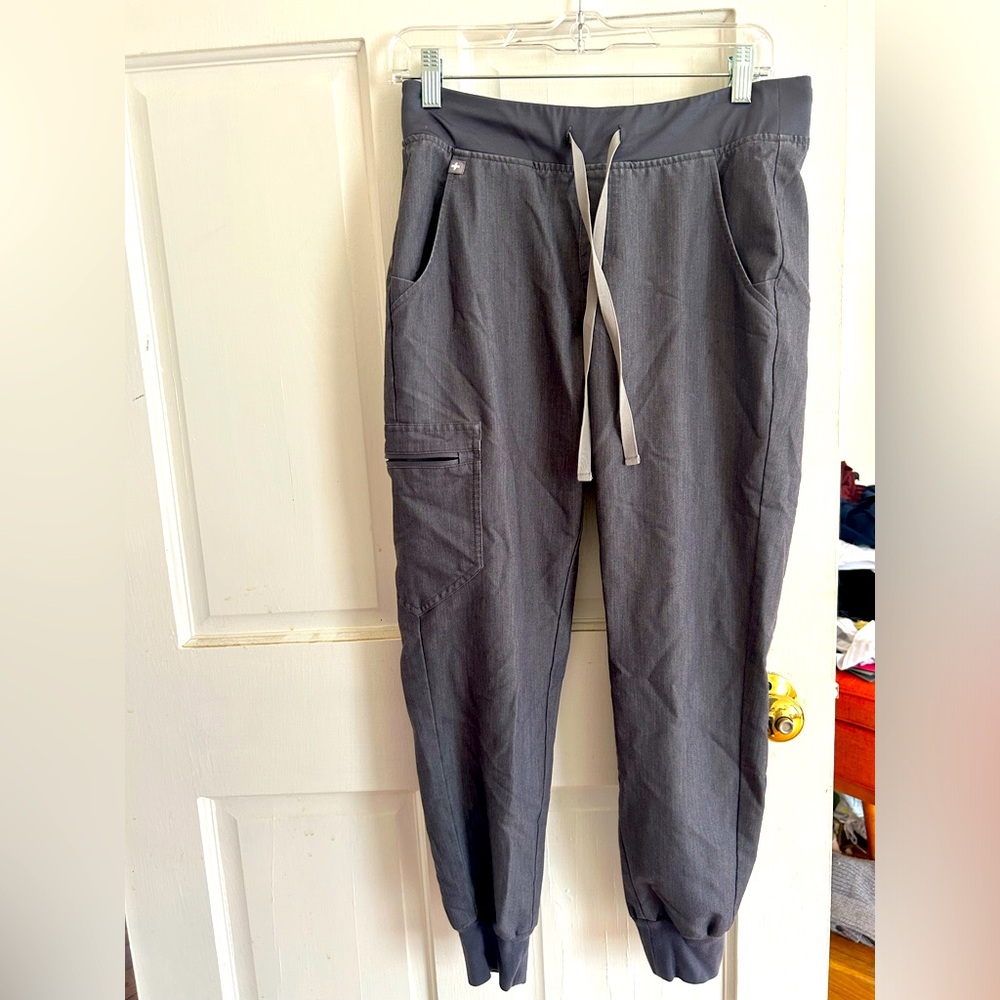 Figs grey Zamora joggers size small petite. Excellent condition